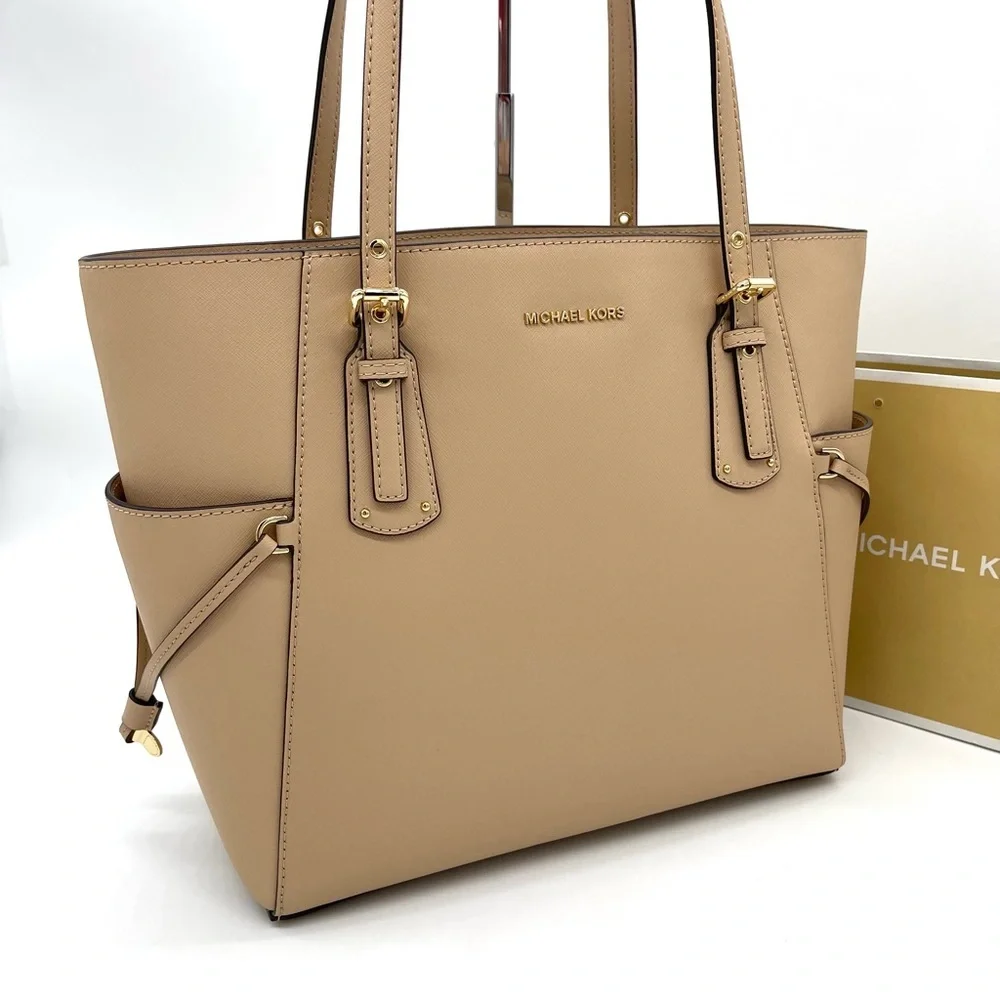 Michael Kors Voyager East West Tote Bag - Picture 1 of 12